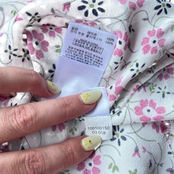 Brooks Brothers Red Fleece Floral White Pink Short Sleeve Flowy Blouse - Size 6 - Picture 11 of 11